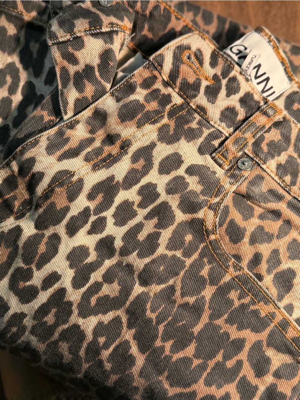 Ganni Leopard Denim Jeans Betzy Jeans womens US 10